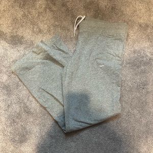 Women’s grey Nike Sweatpants